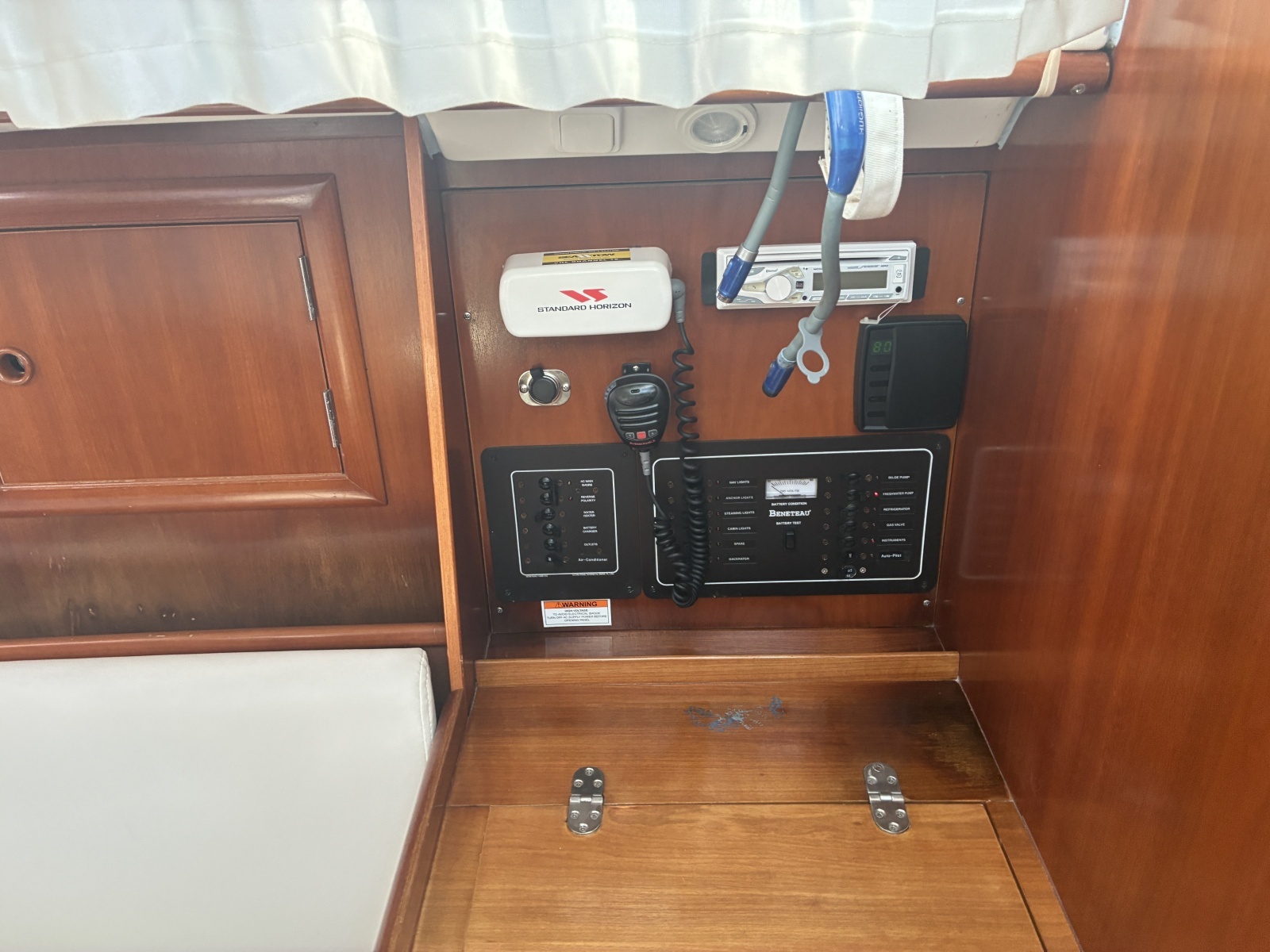 2003 Beneteau Oceanis 311 - Electrical panel