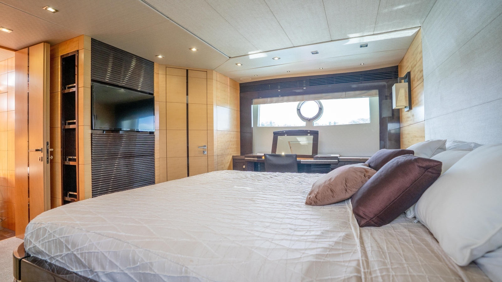 2014 Sunseeker 68' Sport Yacht