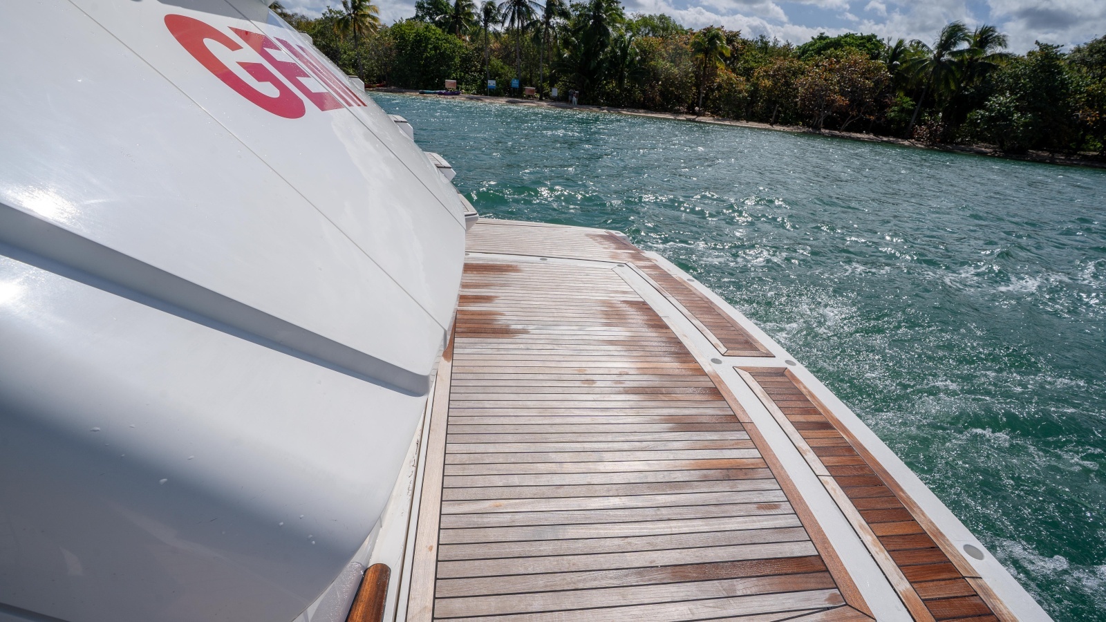 2014 Sunseeker 68' Sport Yacht