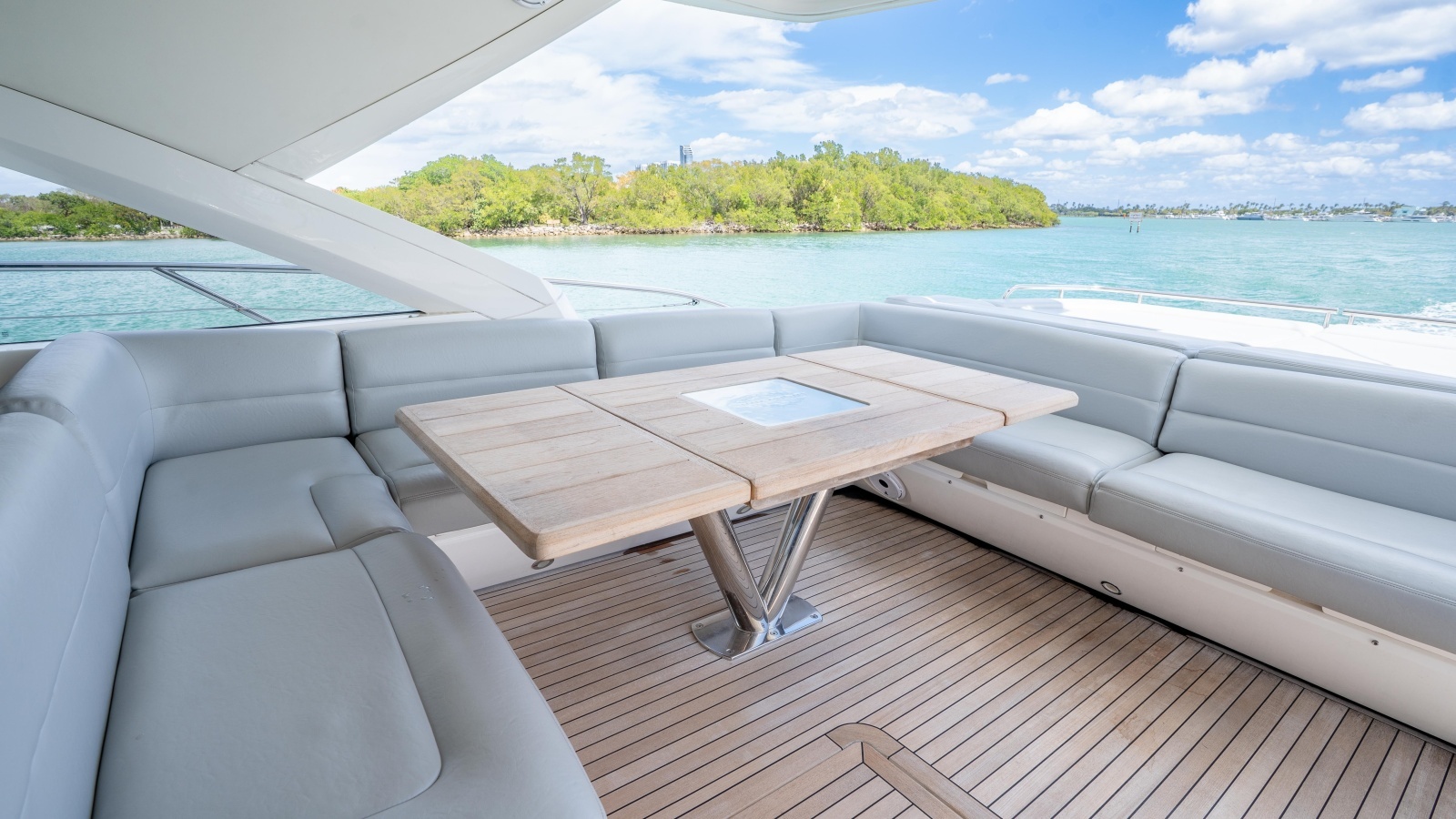 2014 Sunseeker 68' Sport Yacht