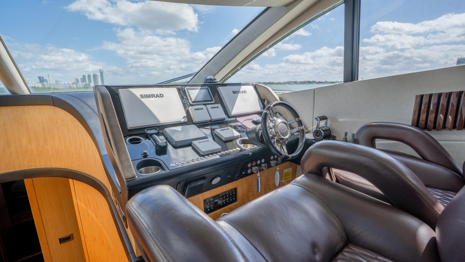68' 2014 Sunseeker 68' Sport Yacht