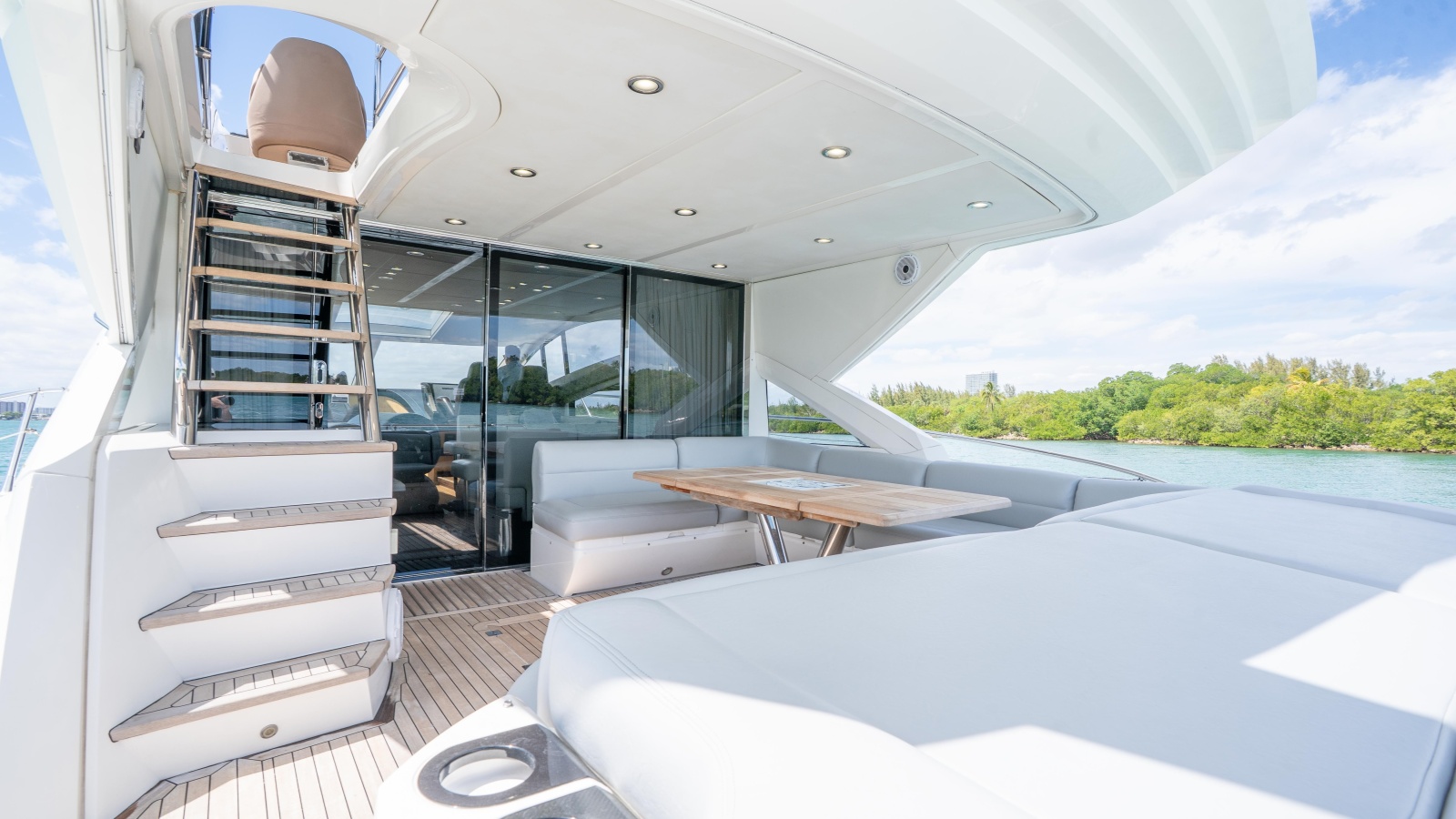 68' 2014 Sunseeker 68' Sport Yacht