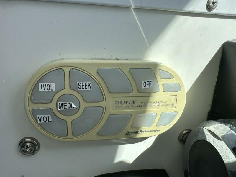 32' 2001 Stamas 310 Express