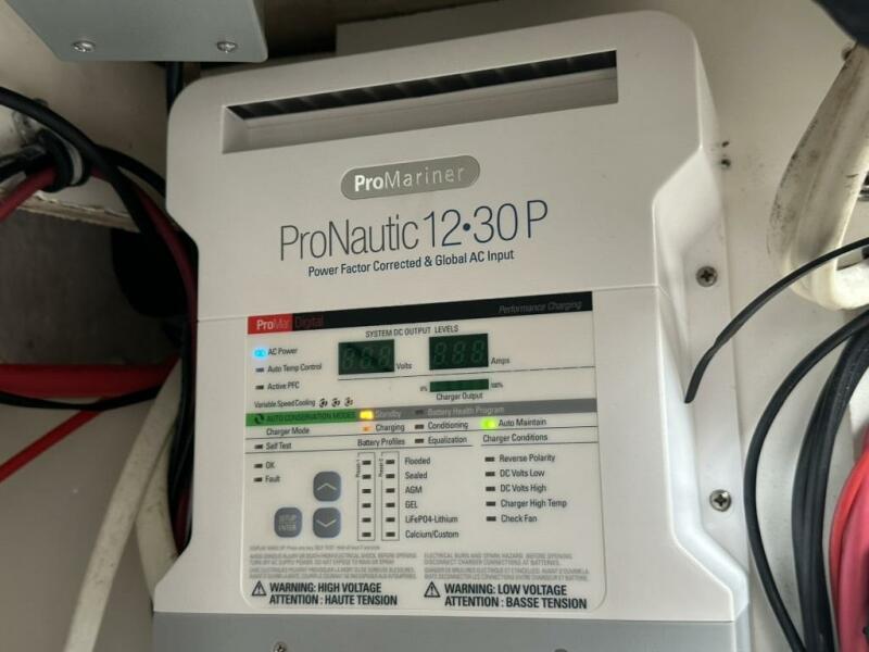 32' 2001 Stamas 310 Express