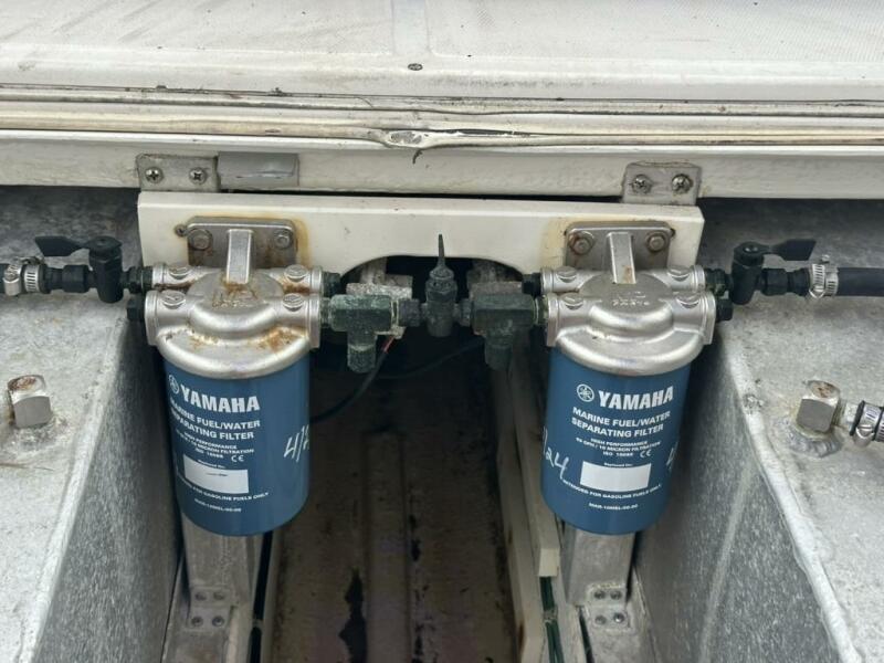 32' 2001 Stamas 310 Express