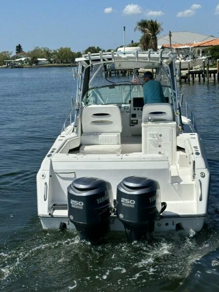 32' 2001 Stamas 310 Express