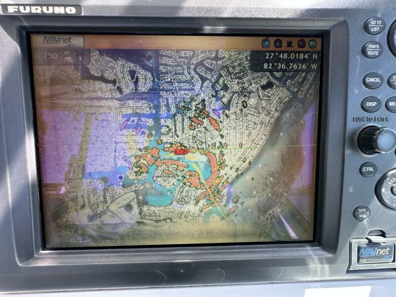 32' 2001 Stamas 310 Express