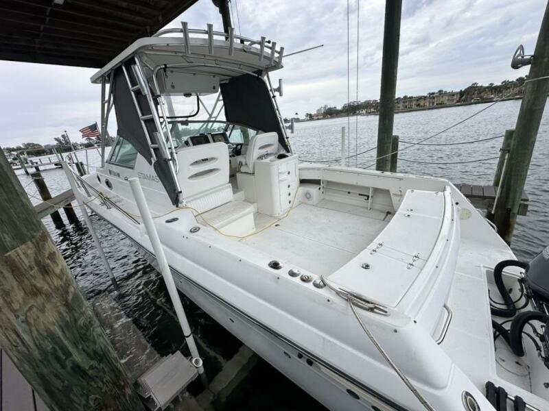 32' 2001 Stamas 310 Express