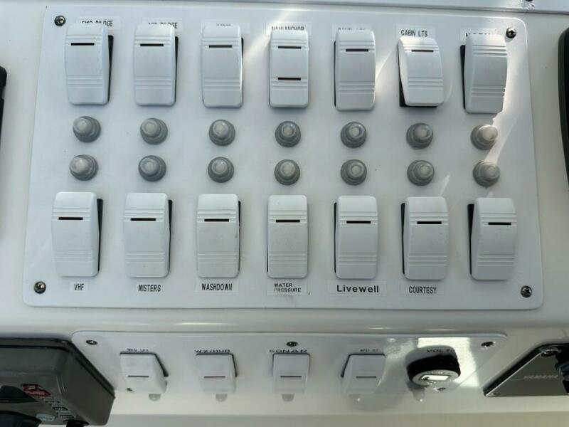 32' 2001 Stamas 310 Express