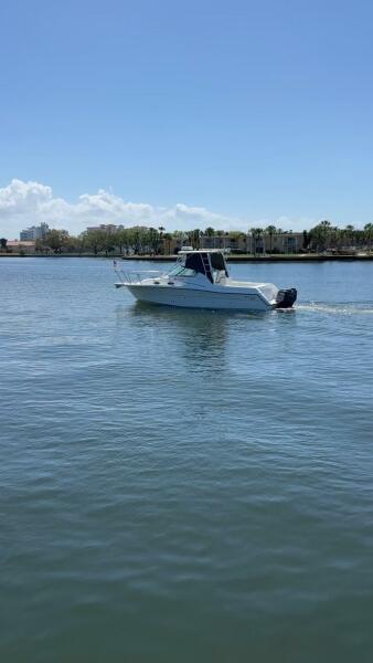 32' 2001 Stamas 310 Express