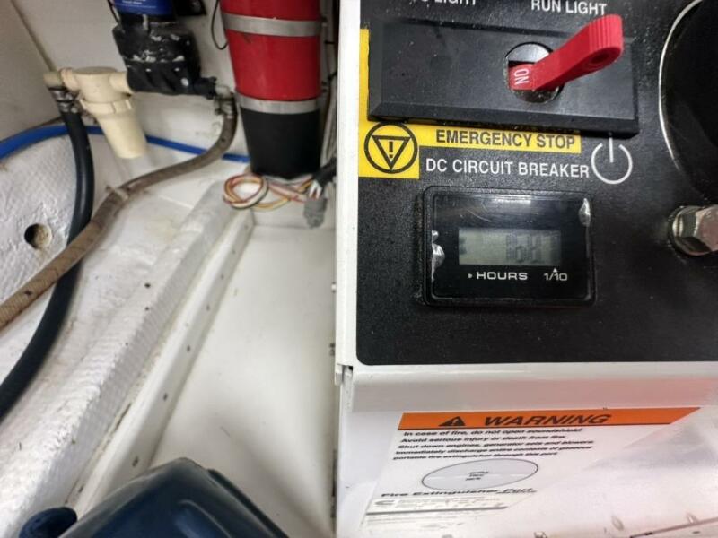 32' 2001 Stamas 310 Express