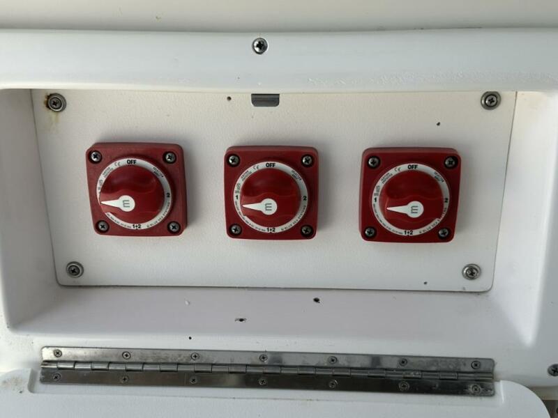 32' 2001 Stamas 310 Express