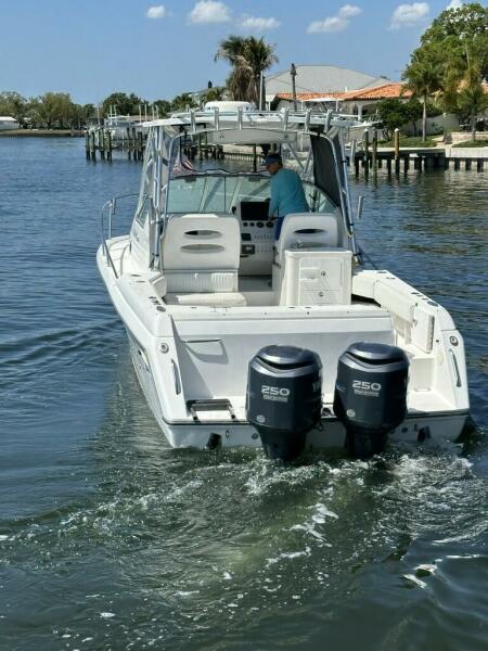 32' 2001 Stamas 310 Express