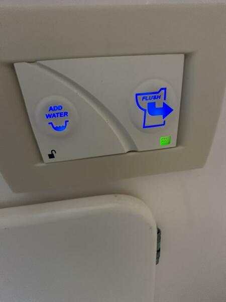 32' 2001 Stamas 310 Express