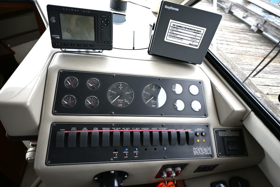 41' 1996 Bayliner 4087 Aft Cabin Motoryacht