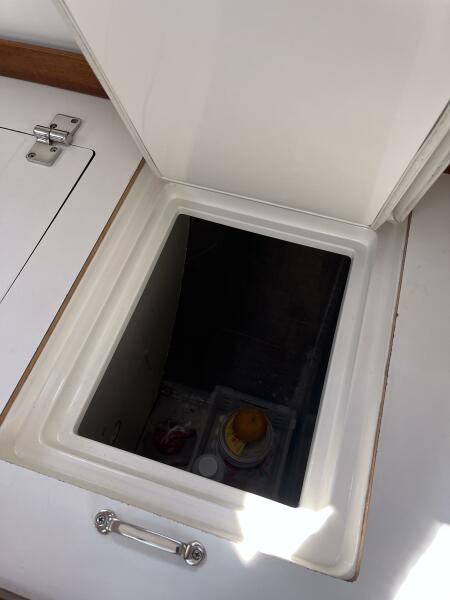 43' 2010 Lavranos 43