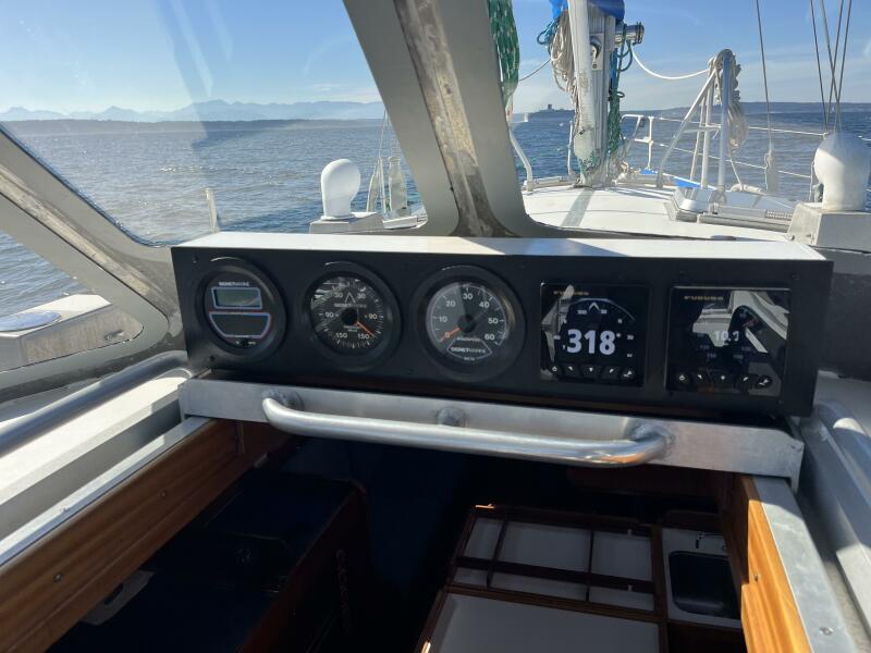 43' 2010 Lavranos 43