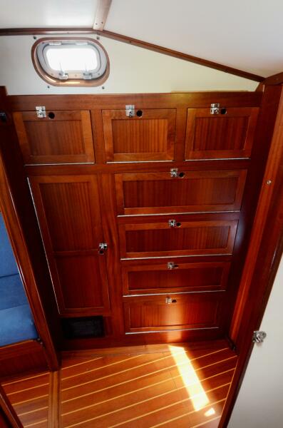 43' 2010 Lavranos 43