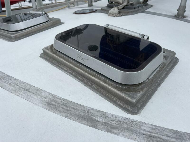 43' 2010 Lavranos 43