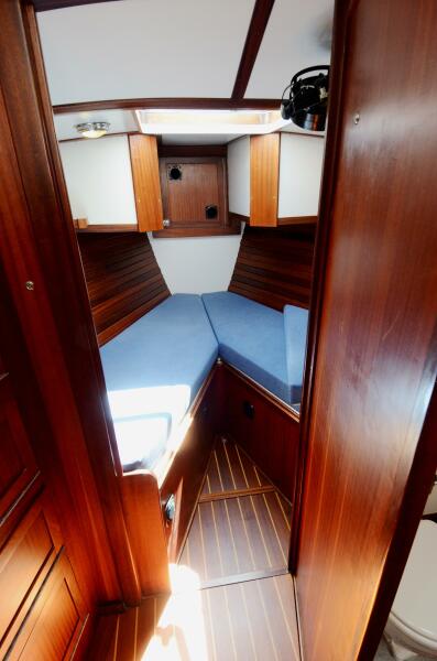 43' 2010 Lavranos 43