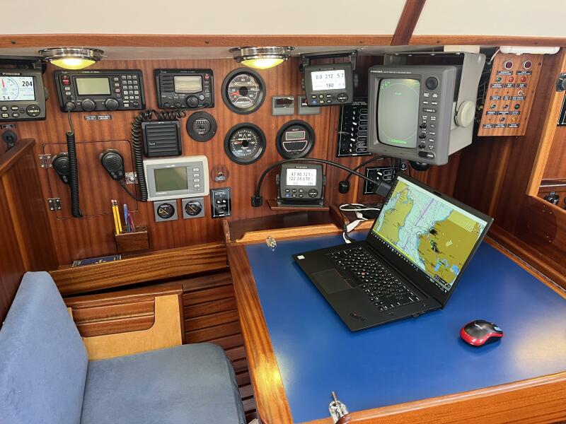 43' 2010 Lavranos 43