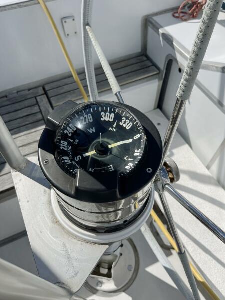 43' 2010 Lavranos 43