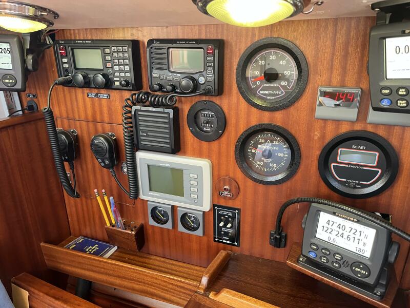 43' 2010 Lavranos 43