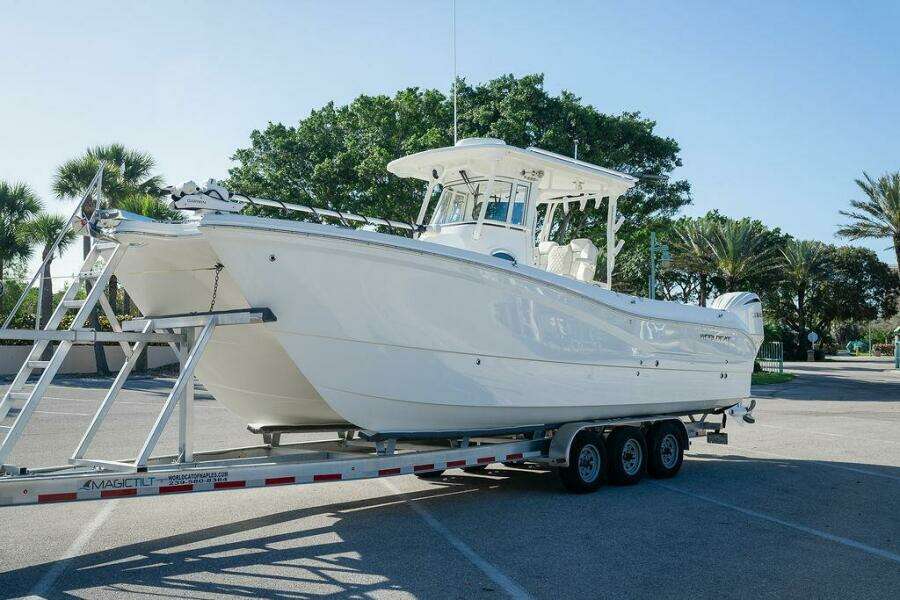 29ft World Cat Yacht For Sale