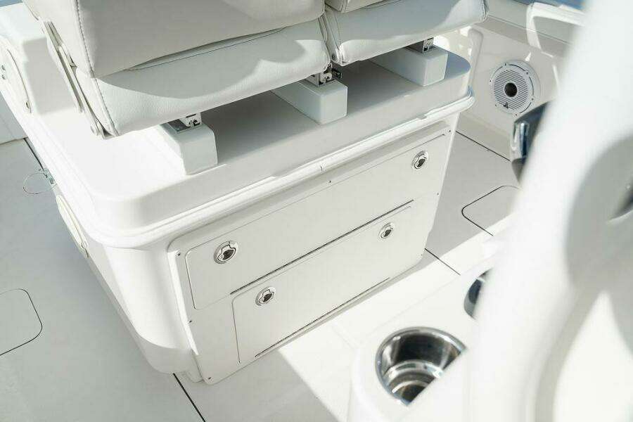 29ft World Cat Yacht For Sale