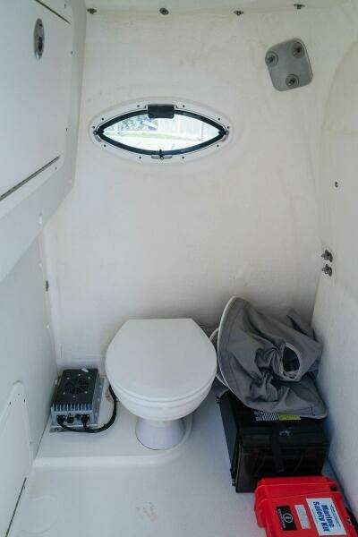 29ft World Cat Yacht For Sale