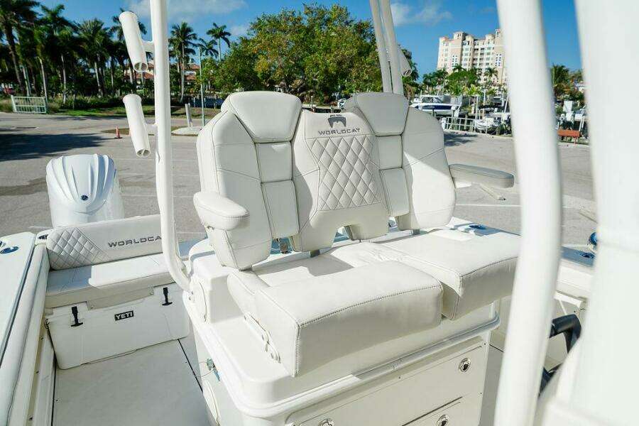 29ft World Cat Yacht For Sale