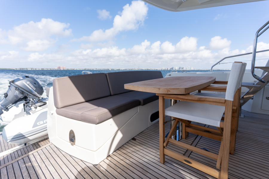 50' 2017 Prestige 50 FLY