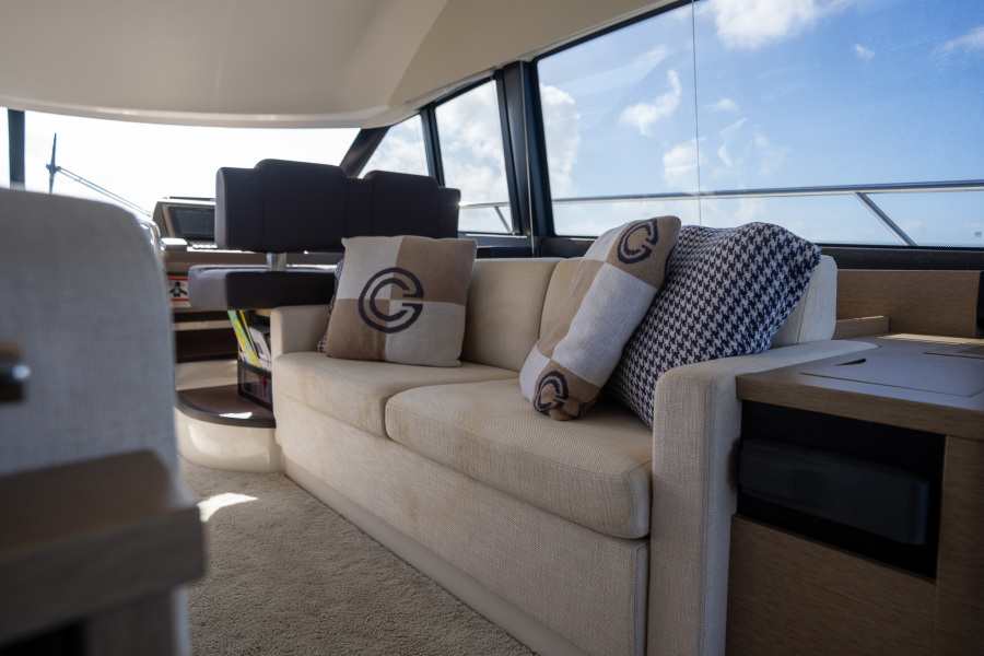 50' 2017 Prestige 50 FLY