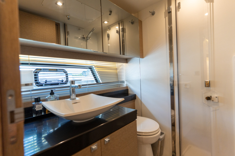 50' 2017 Prestige 50 FLY