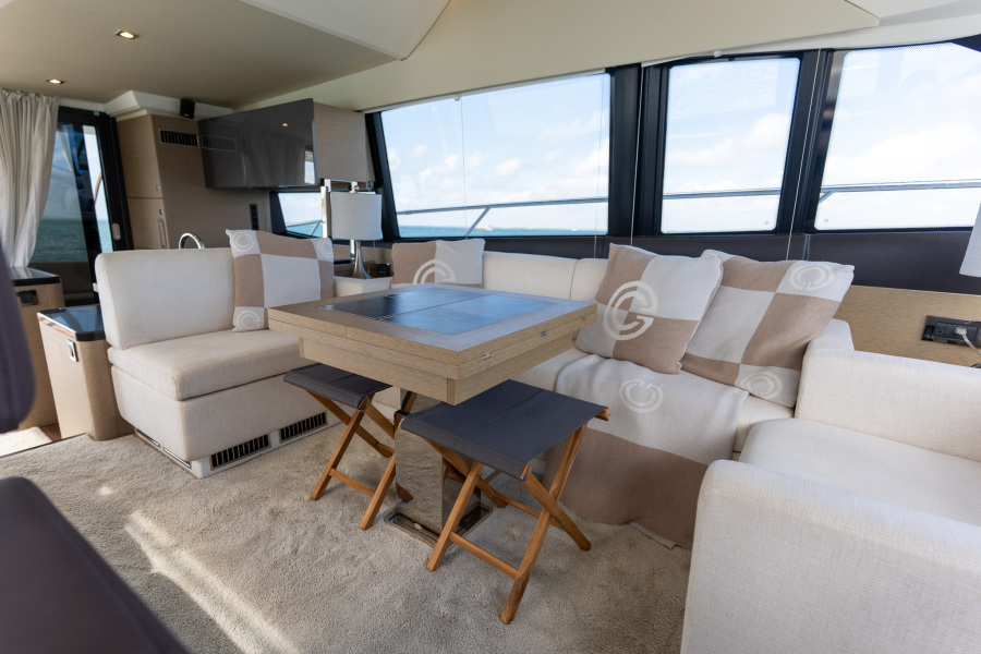 50' 2017 Prestige 50 FLY