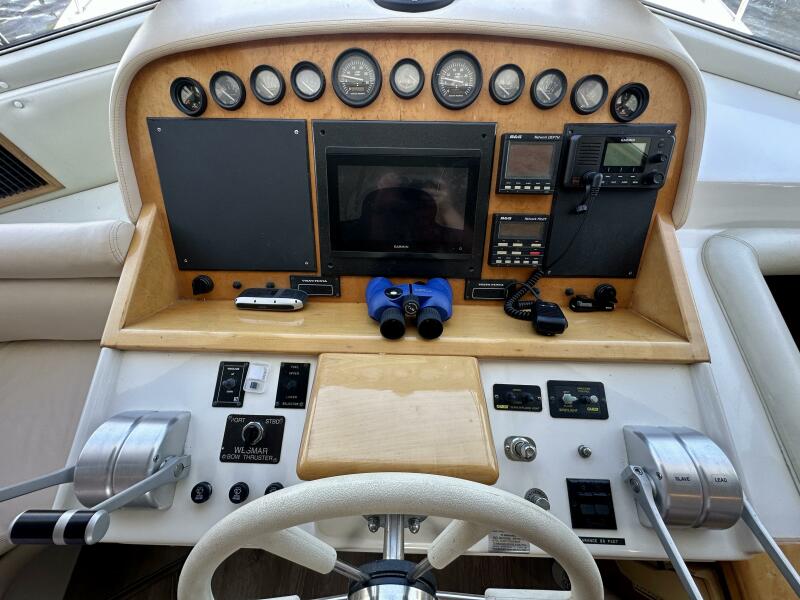 49' 2000 Navigator 4600 Classic