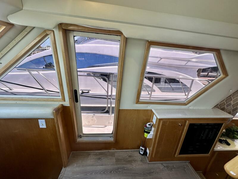 49' 2000 Navigator 4600 Classic