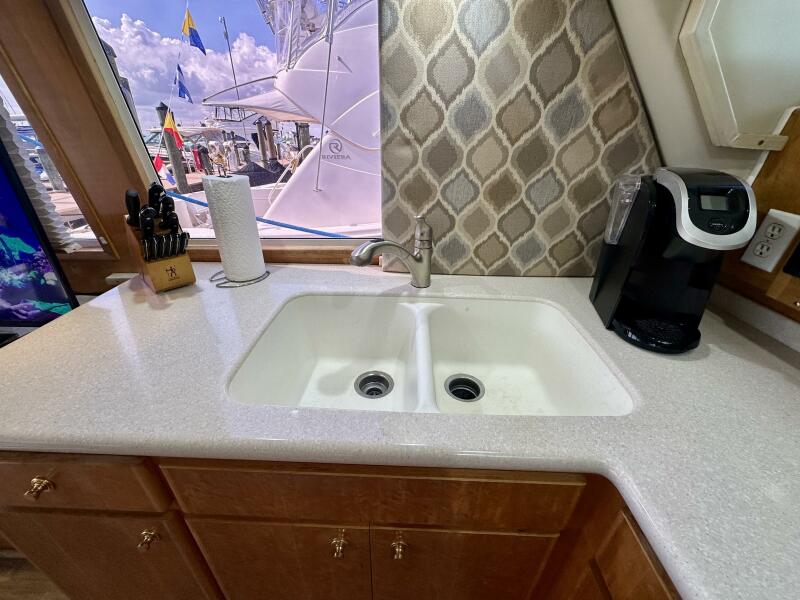 49' 2000 Navigator 4600 Classic