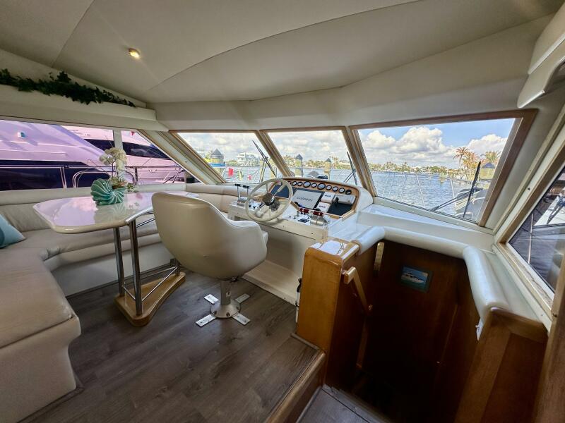 49' 2000 Navigator 4600 Classic