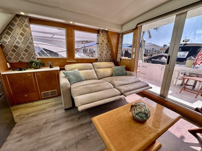 49' 2000 Navigator 4600 Classic