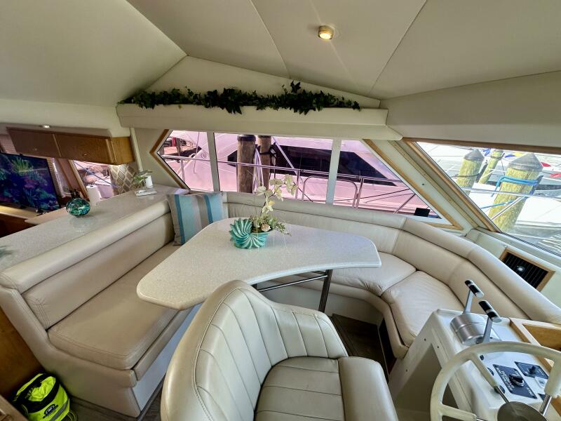 49' 2000 Navigator 4600 Classic