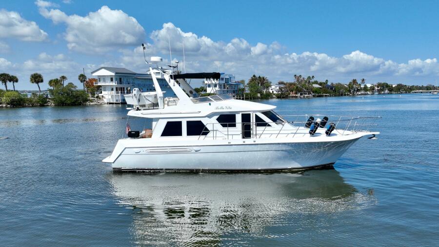 49' 2000 Navigator 4600 Classic