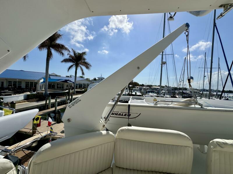 49' 2000 Navigator 4600 Classic