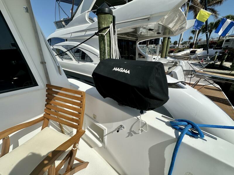 49' 2000 Navigator 4600 Classic