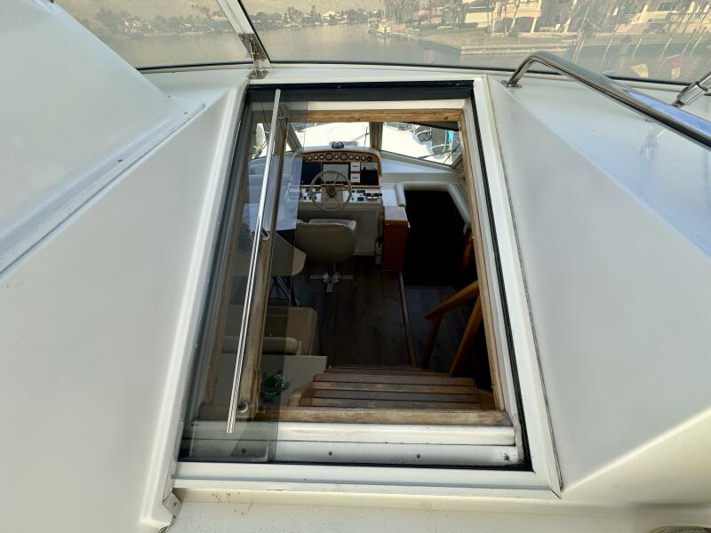 49' 2000 Navigator 4600 Classic