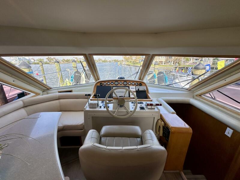 49' 2000 Navigator 4600 Classic