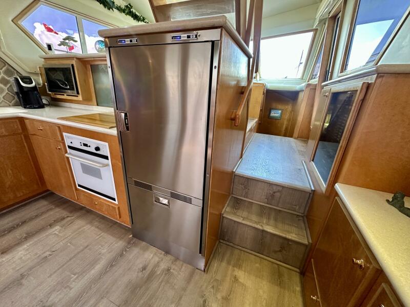 49' 2000 Navigator 4600 Classic