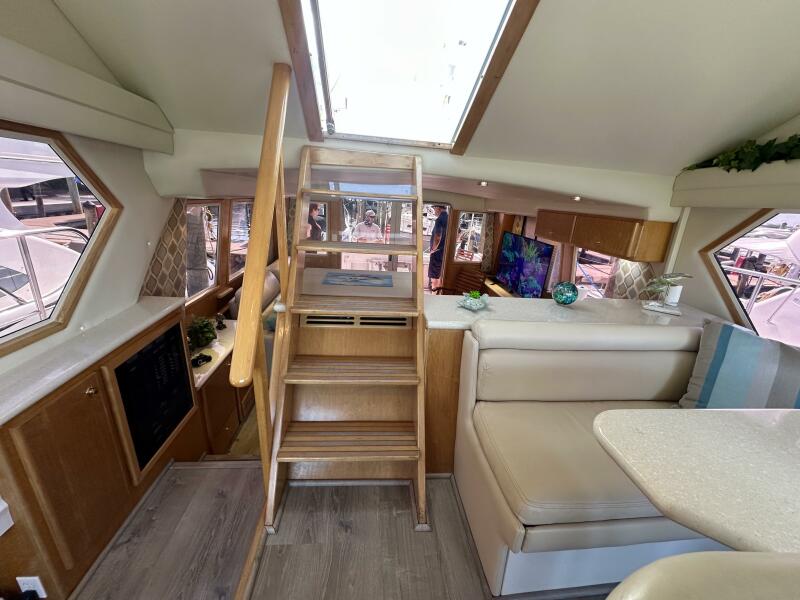 49' 2000 Navigator 4600 Classic