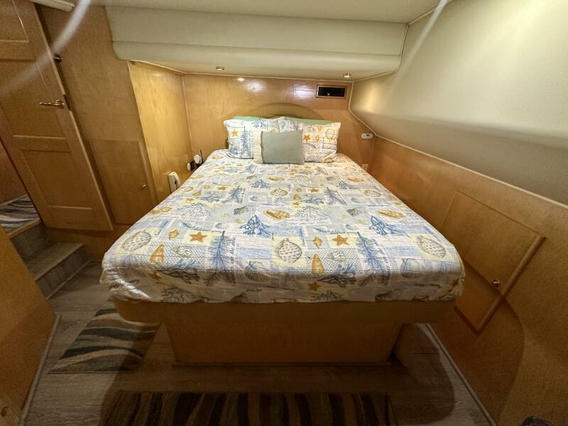 49' 2000 Navigator 4600 Classic