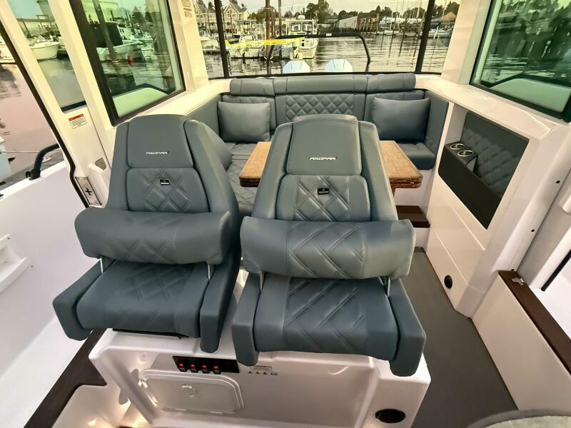 37' 2022 Axopar 37 XC Cross Cabin